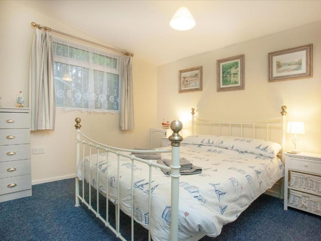 Sunnydaze-Detached Chalet With 2 Bedrooms And 2 Bathrooms And Private Parking Outside Door Dartmouth Exteriör bild